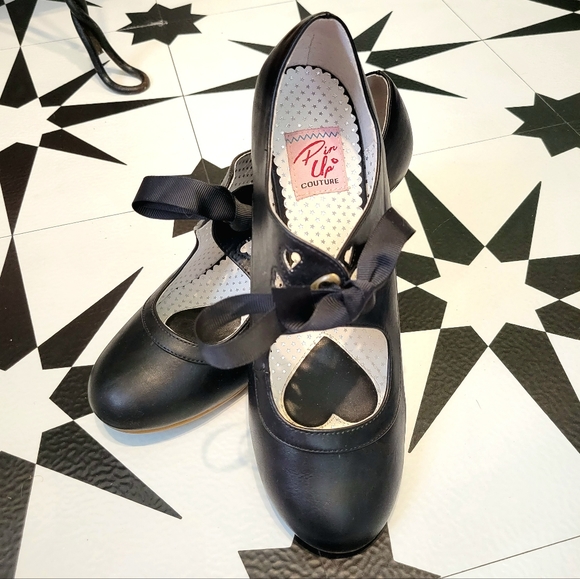 Pinup Couture Black Heart Heels Size 9 - Picture 1 of 4